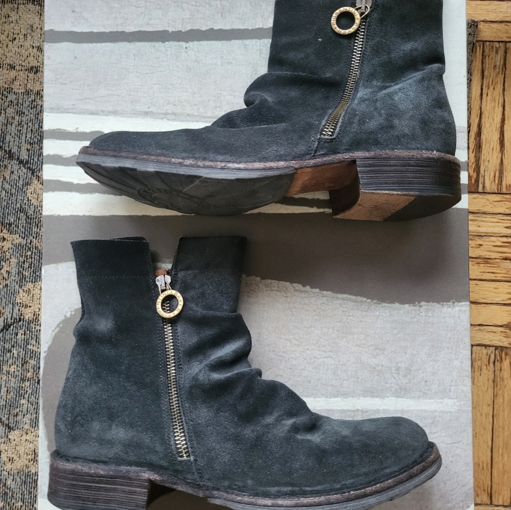 Womens shoes and purse and boot set